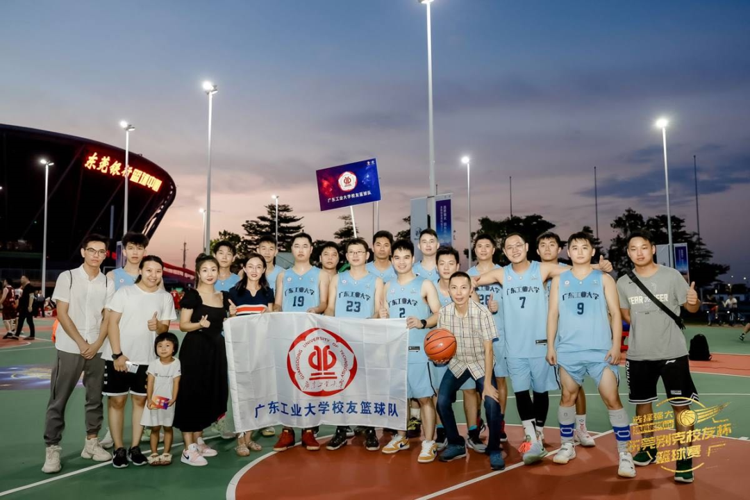 kaiyun-梦回当年！5年前，罗杰陈航李翔曾冰强再披广工战袍
