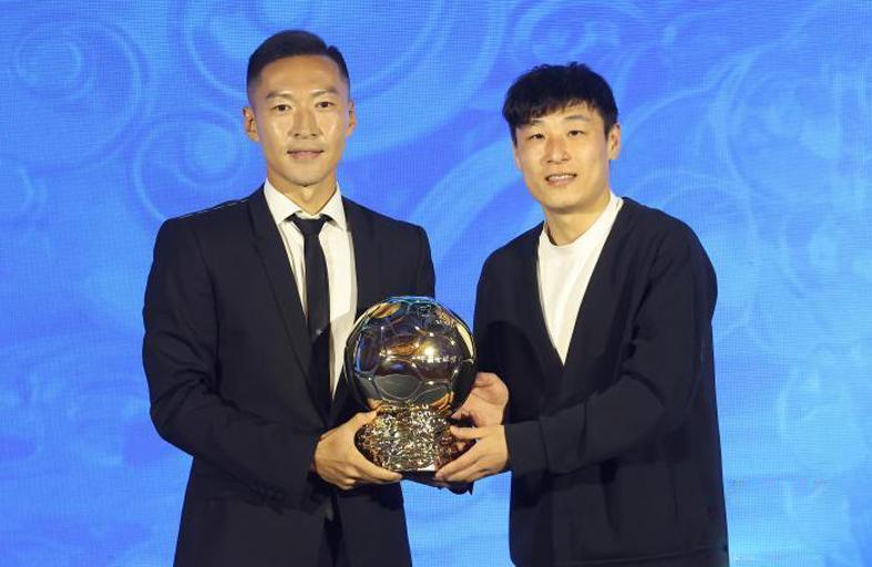 kaiyun-2026中超新老传承超燃!邝兆镭等6小妖谁先首秀?7名37岁老将坚守